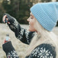 En kvinde bruger CBD-olie fra Nordic Oil