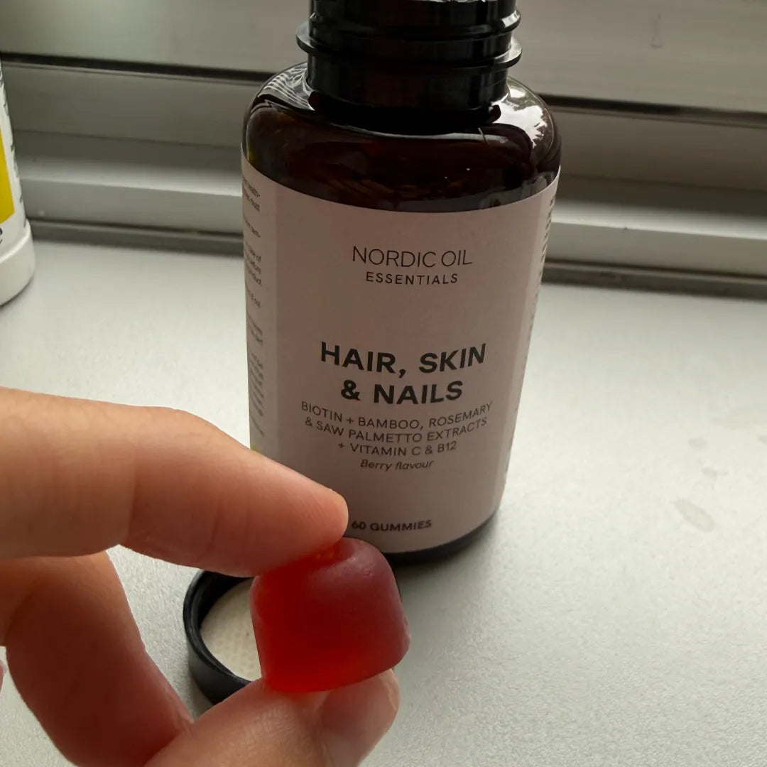 Nordic Oil Essentials Hair, Skin & Nails gummies med biotin, bambus, rosmarin og saw palmetto-ekstrakter